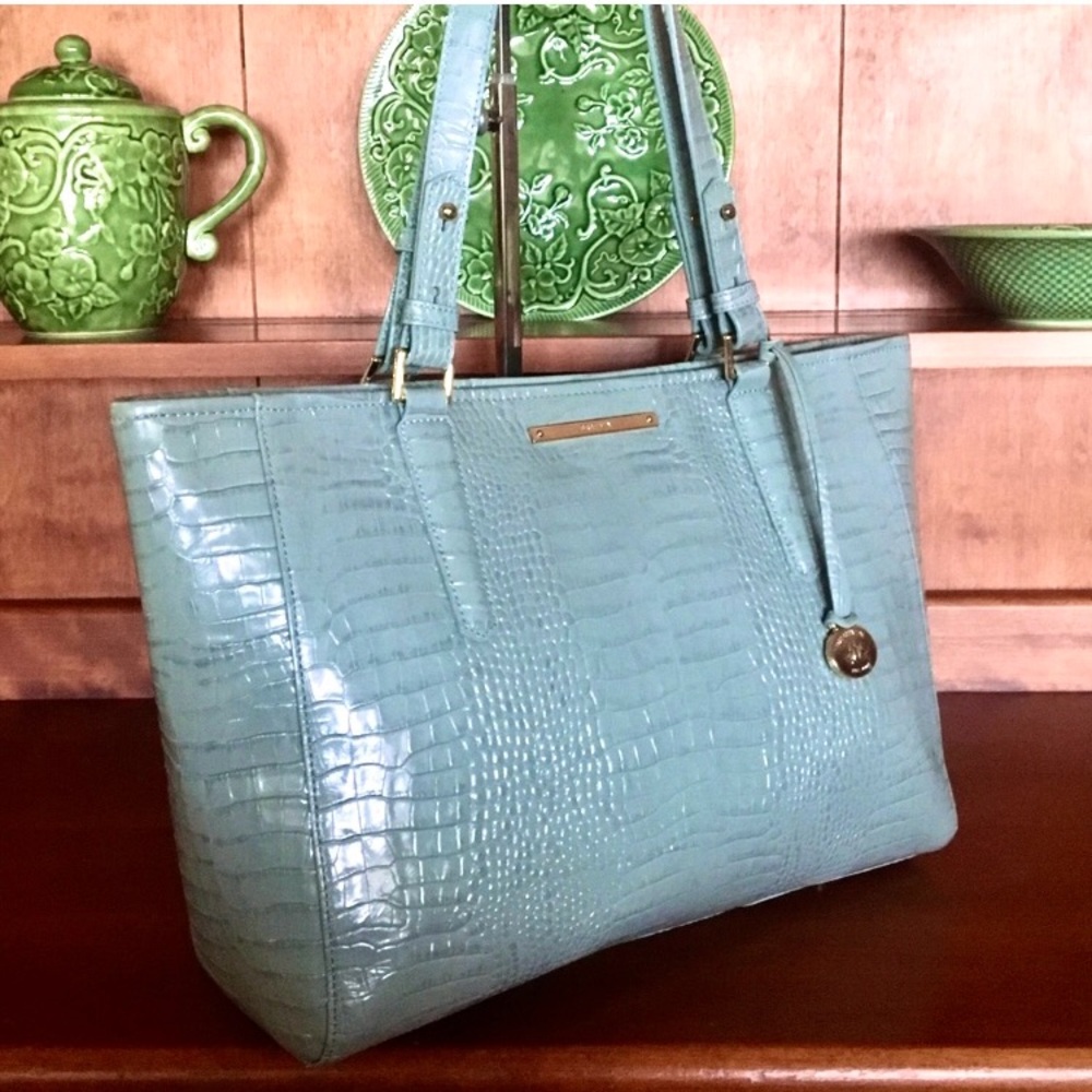🦋💛EUC Brahmin Med. Arno Tote in Cascade Majestic💛🦋 - Picture 12 of 12